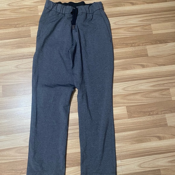 SOLD 💯On the fly pants - Picture 3 of 4
